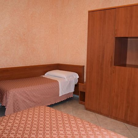 Hotel Bruna Рим Екстер'єр фото