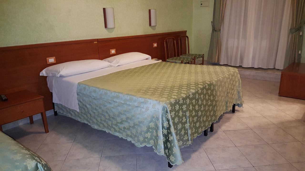 Hotel Bruna Рим Екстер'єр фото