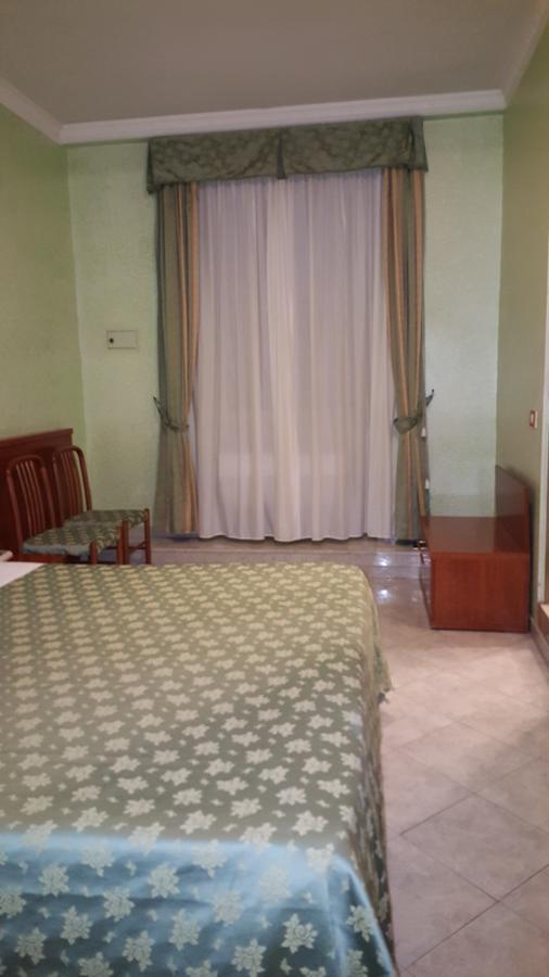 Hotel Bruna Рим Екстер'єр фото