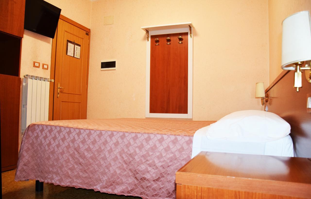 Hotel Bruna Рим Екстер'єр фото