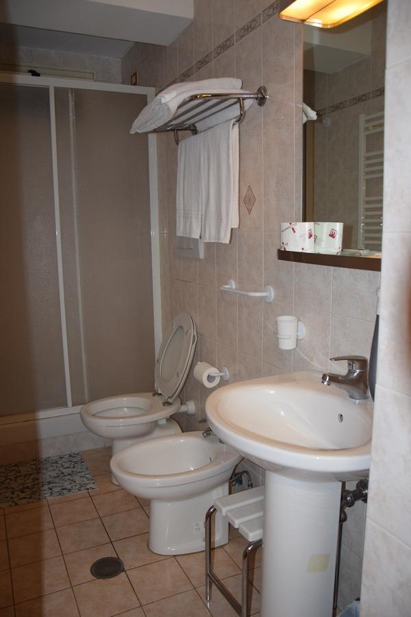 Hotel Bruna Рим Екстер'єр фото