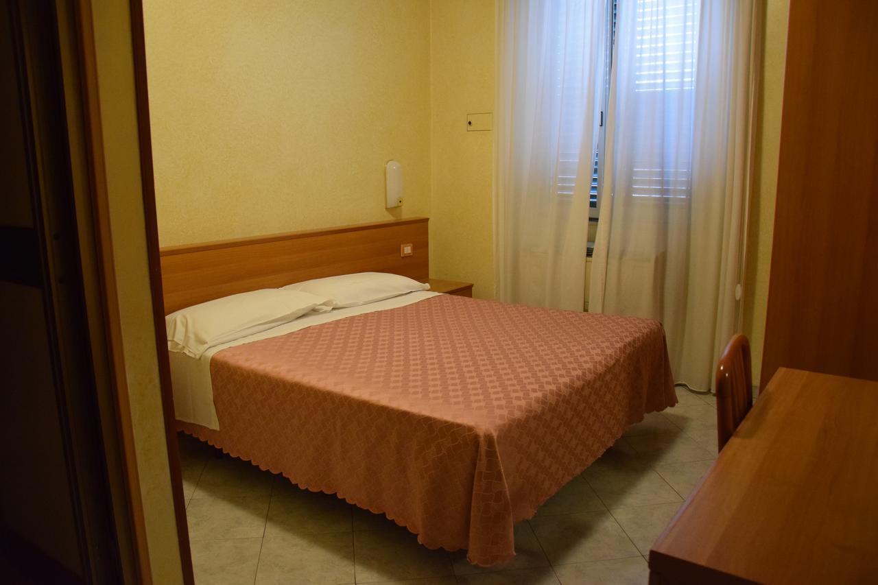 Hotel Bruna Рим Екстер'єр фото