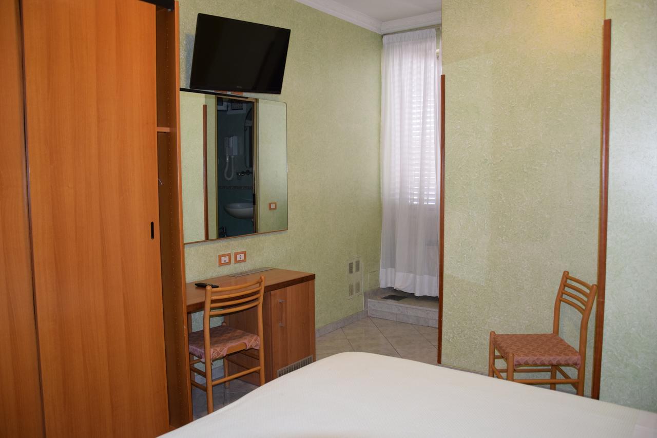 Hotel Bruna Рим Екстер'єр фото